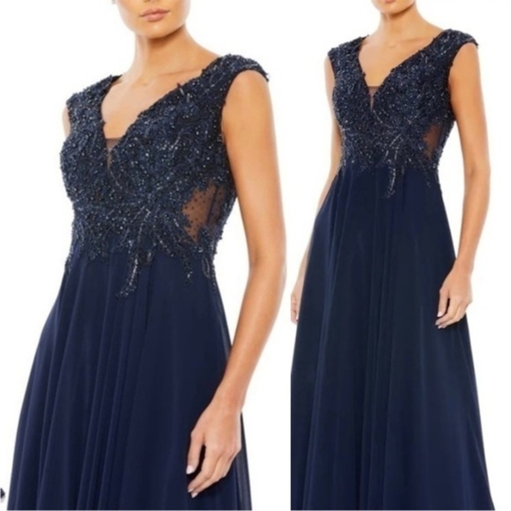 MAC DUGGAL Sequin Empire Waist V-neck Applique BODICE Gown in Navy Size 4